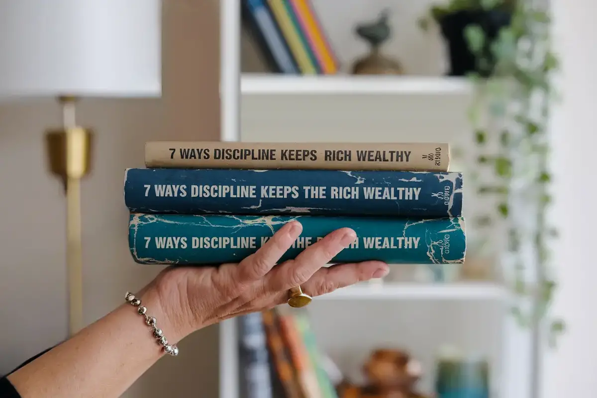 7 Ways Discipline Keeps the Rich Wealthy and the Broke Struggling