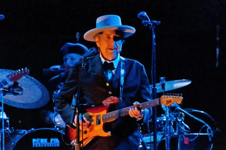 Current Bob Dylan Net Worth 2024 How Rich is this Folk Music Legend