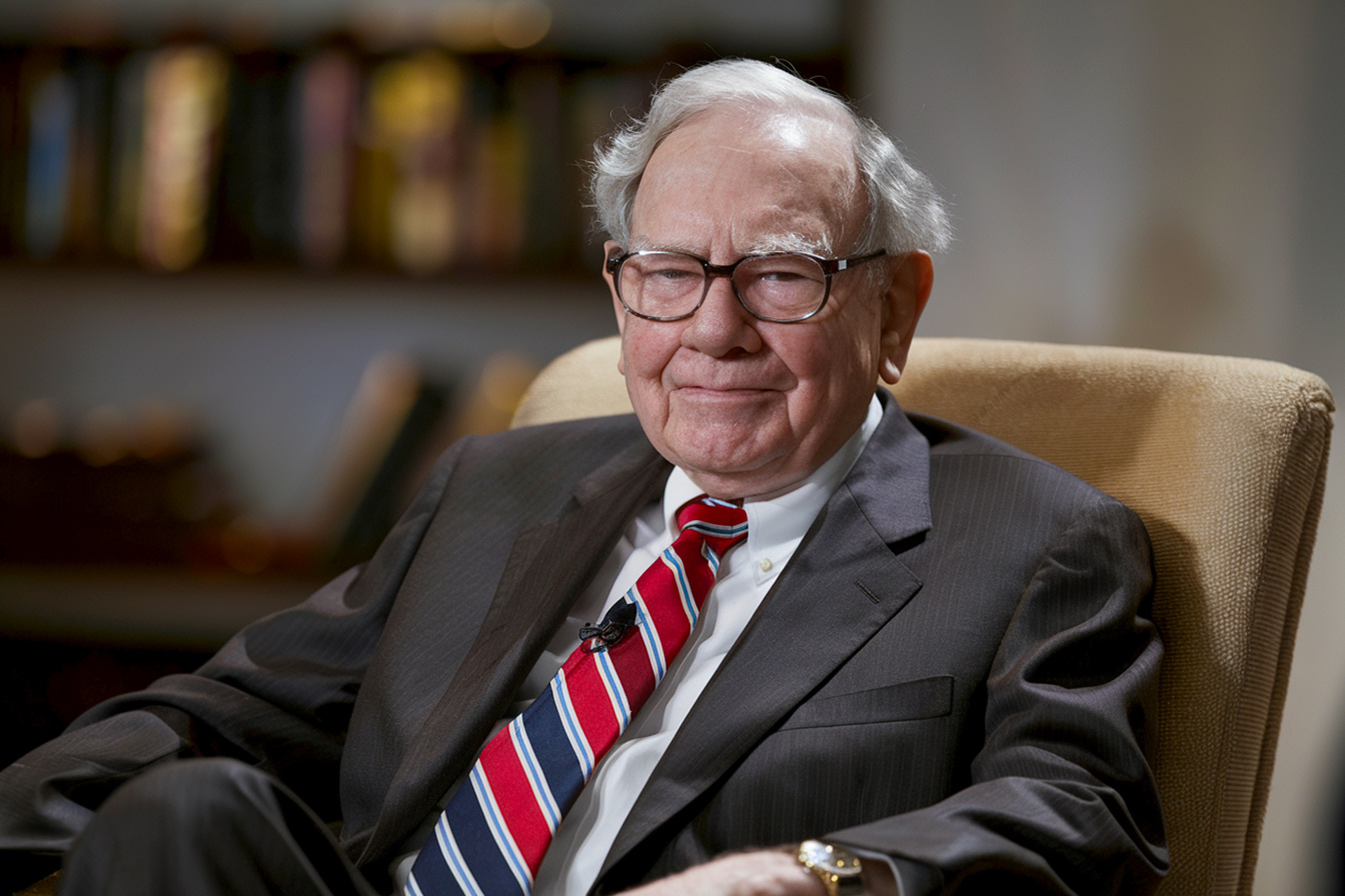 People Who Think Like Warren Buffett Get Rich With These 7 Money Habits